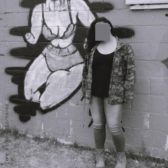 Meet your Posher, Arlene - Picture 1 of 1